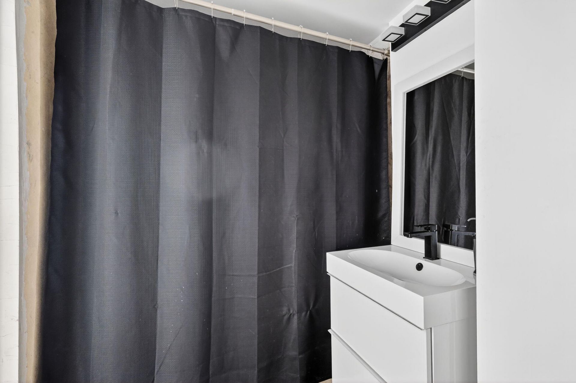 6120 NW 110th Terrace, Hialeah, FL 33012 Photo