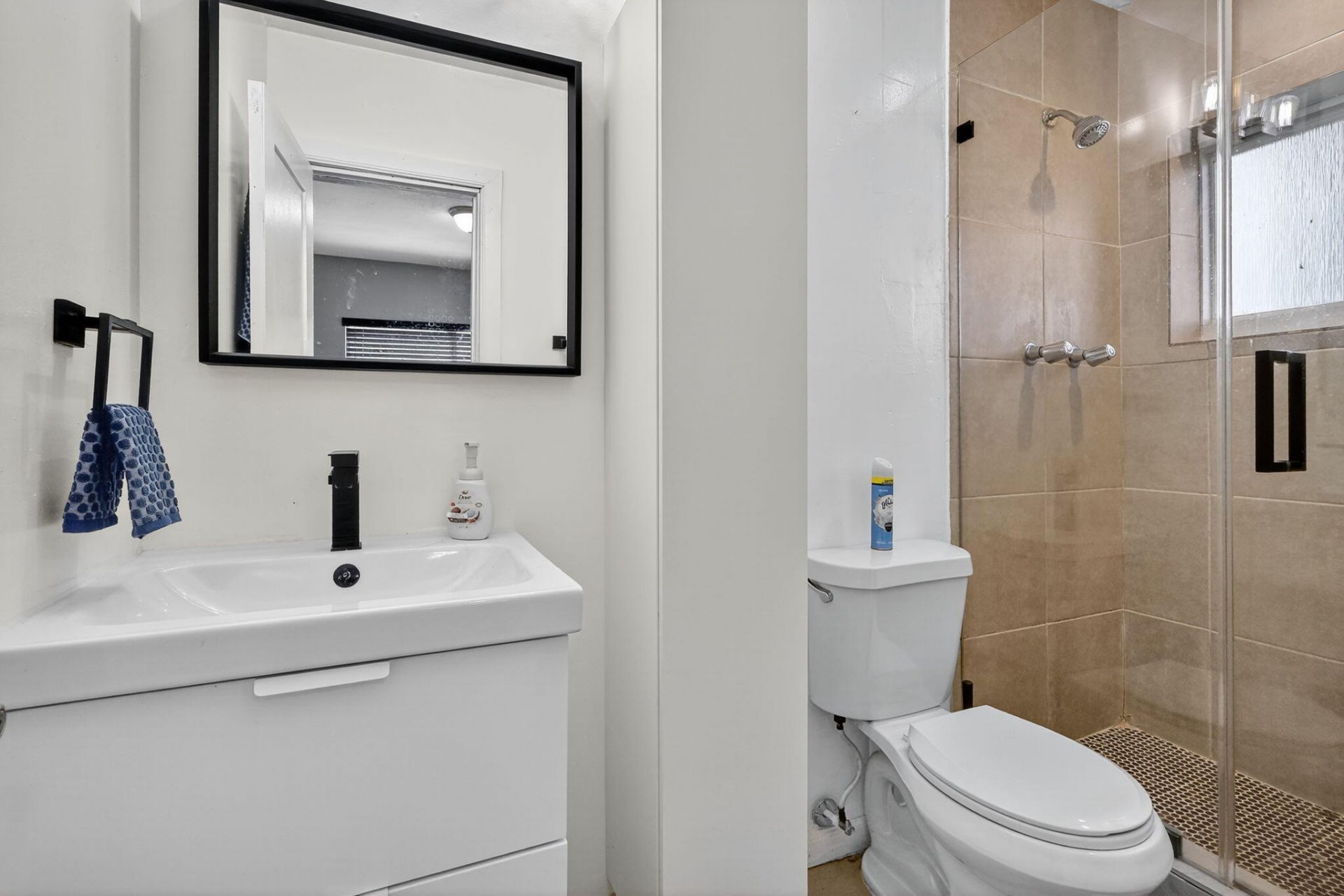 6120 NW 110th Terrace, Hialeah, FL 33012 Photo