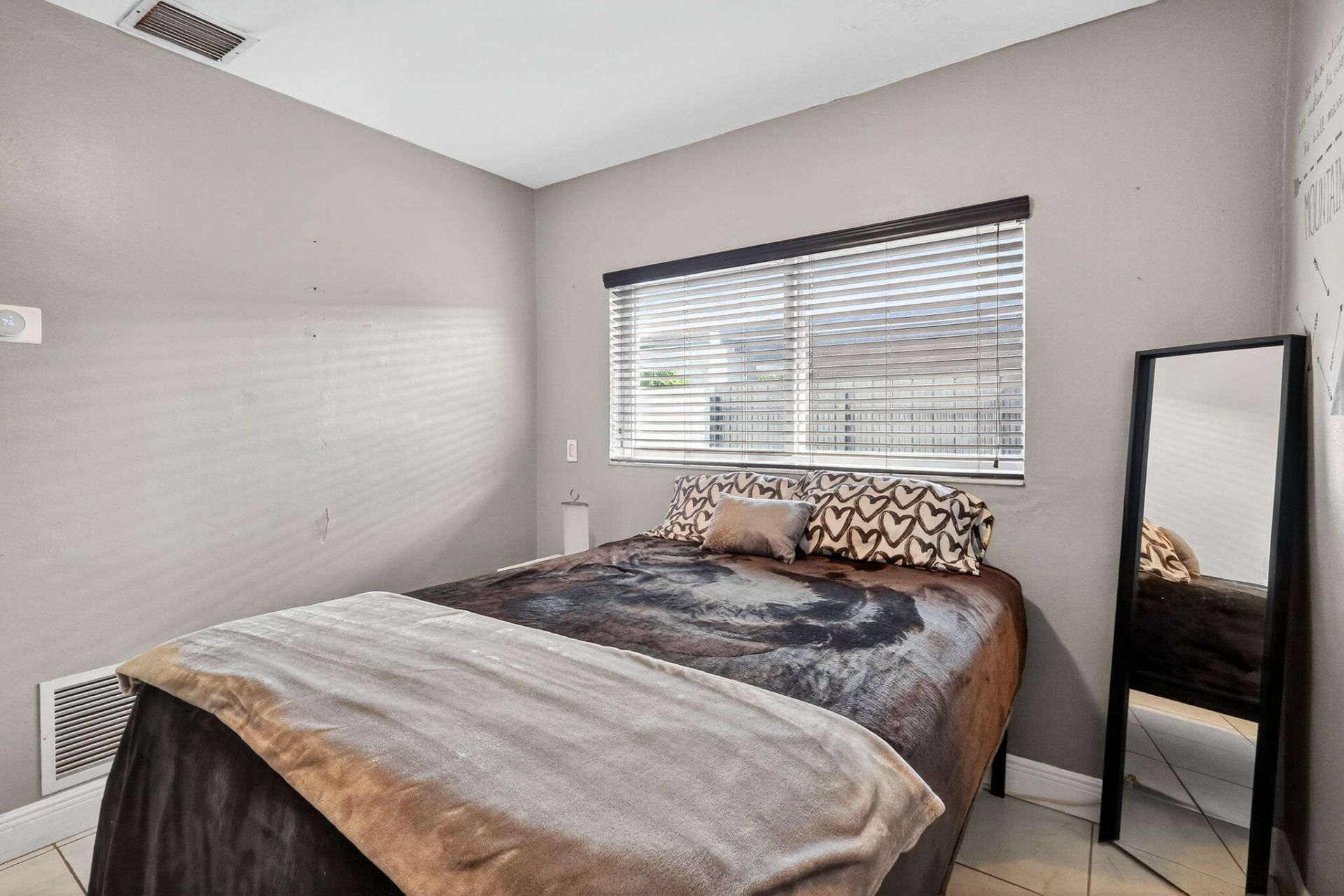 6120 NW 110th Terrace, Hialeah, FL 33012 Photo