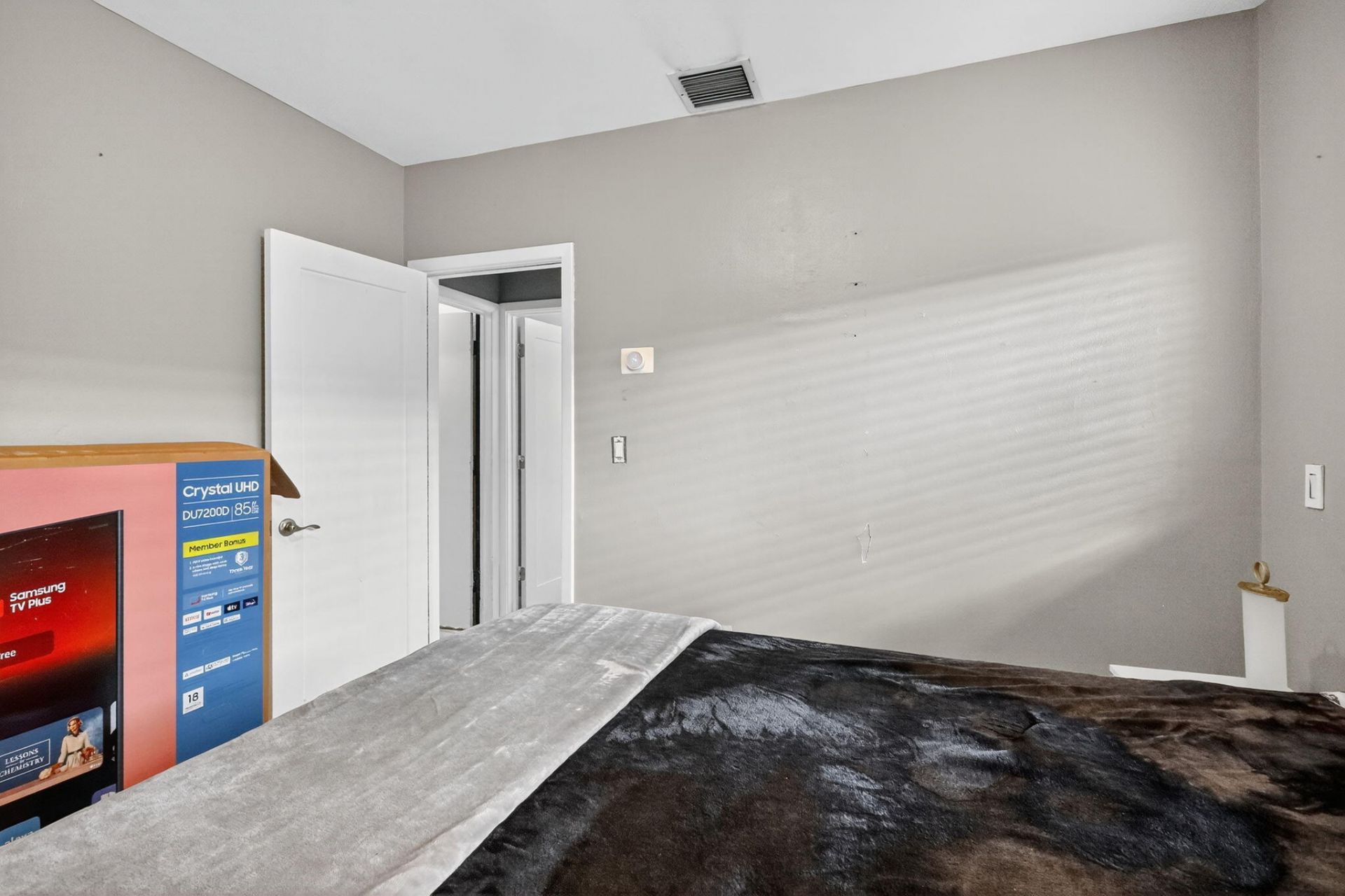 6120 NW 110th Terrace, Hialeah, FL 33012 Photo