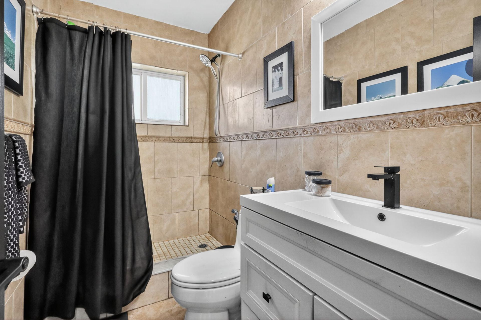 6120 NW 110th Terrace, Hialeah, FL 33012 Photo