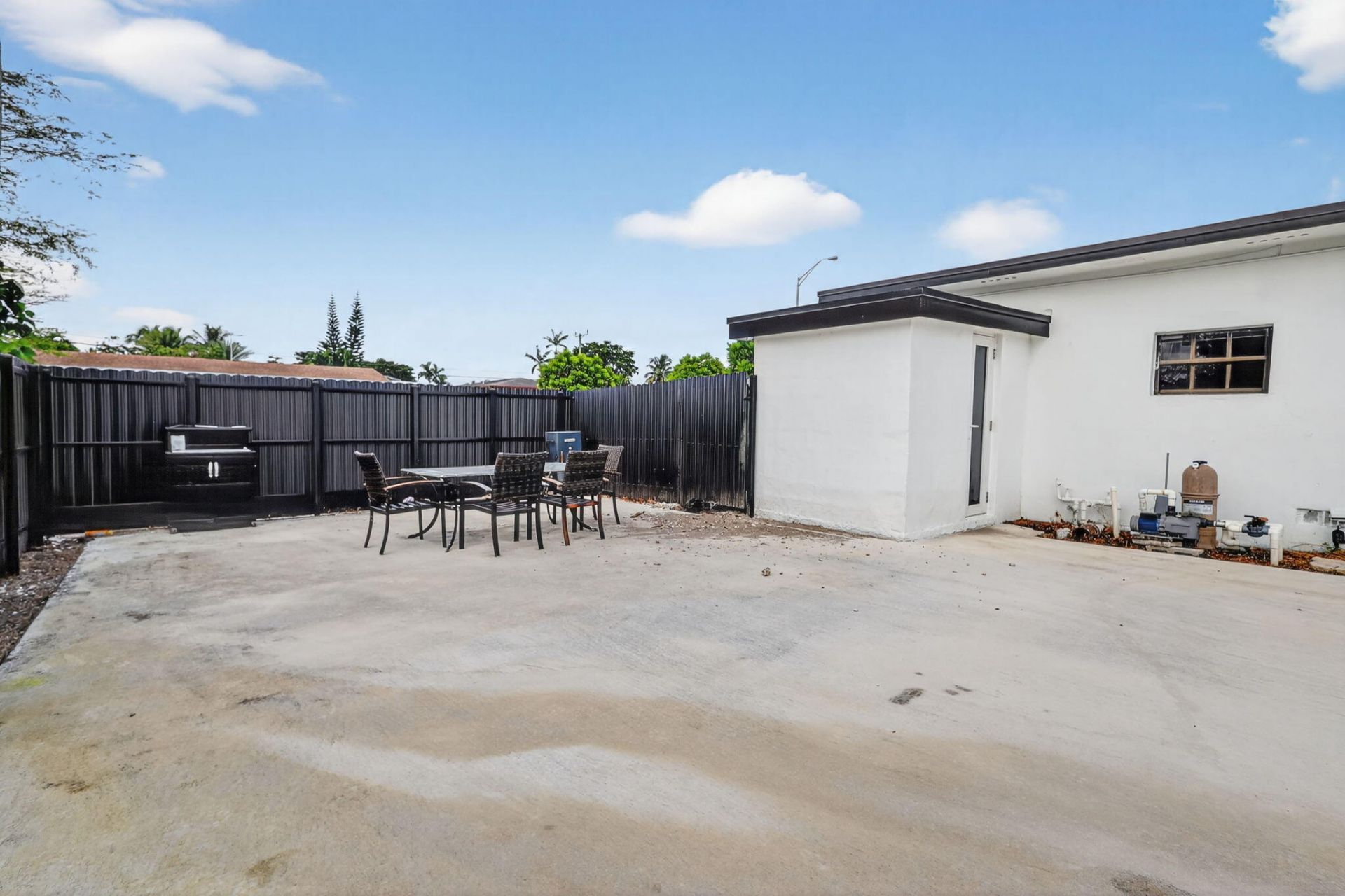 6120 NW 110th Terrace, Hialeah, FL 33012 Photo