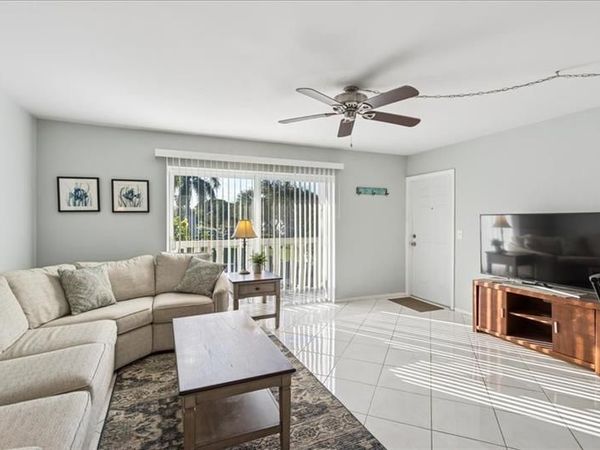 95 North Blvd, Unit 2B, Boynton Beach, FL 33435