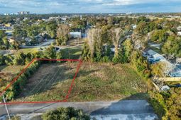 1011 30th Ave. S photo 4