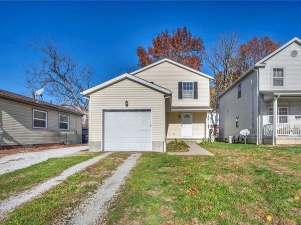 967 Russell Avenue, Akron, OH 44307