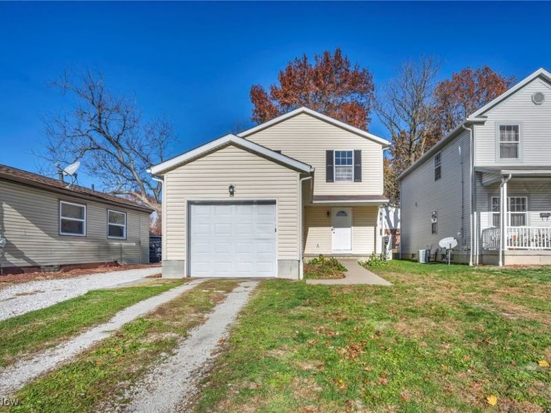 967 Russell Avenue, Akron, OH 44307 Photo 1