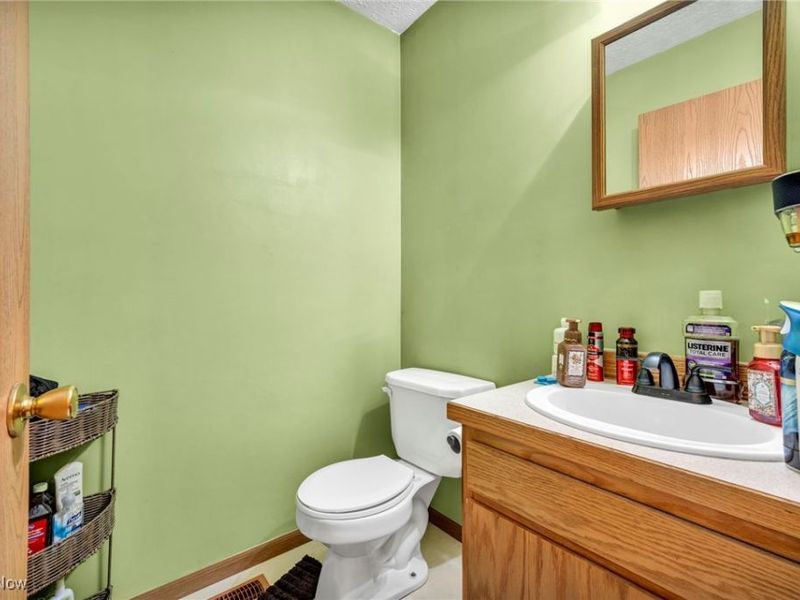 967 Russell Avenue, Akron, OH 44307 Photo 16