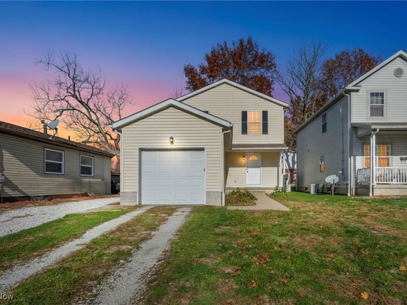 967 Russell Avenue, Akron, OH 44307 Photo 2