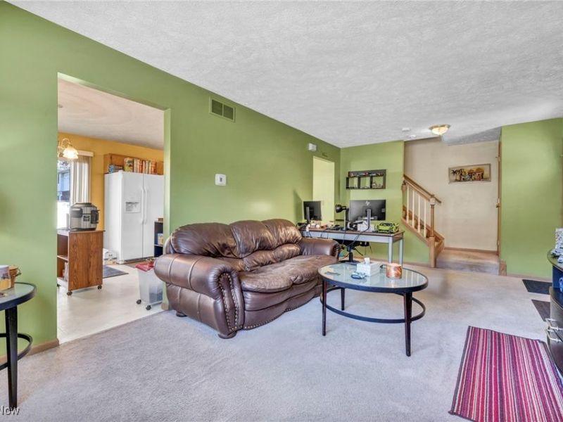 967 Russell Avenue, Akron, OH 44307 Photo 9