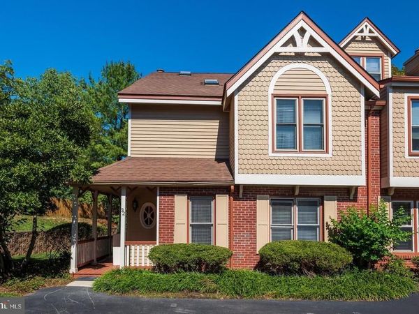 32 MAIN STREET, CHESTERBROOK, PA 19087