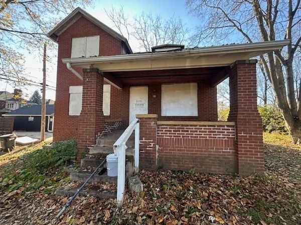 27 W Welch Avenue, Columbus, OH 43207