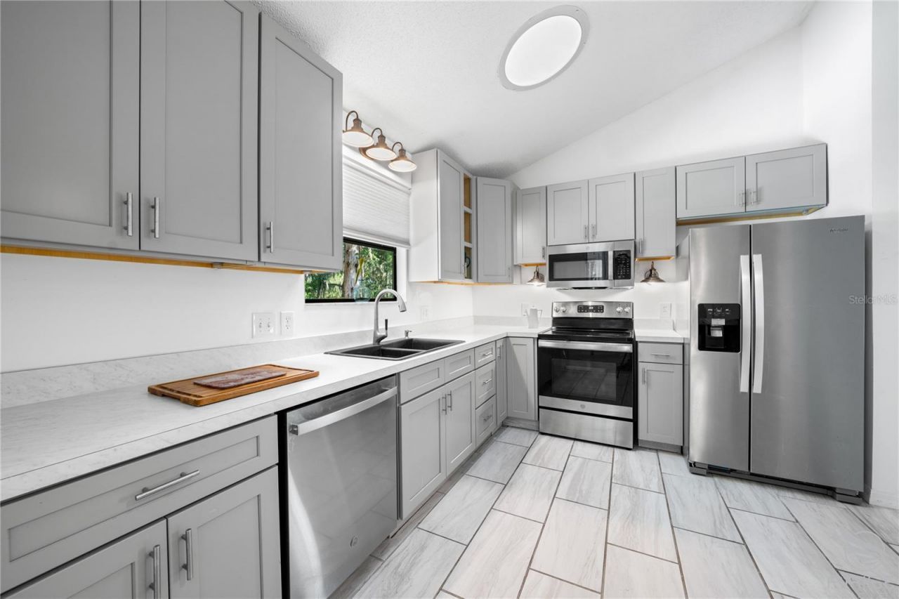 734 Pine Shores Circle, New Smyrna Beach, FL 32168 Photo