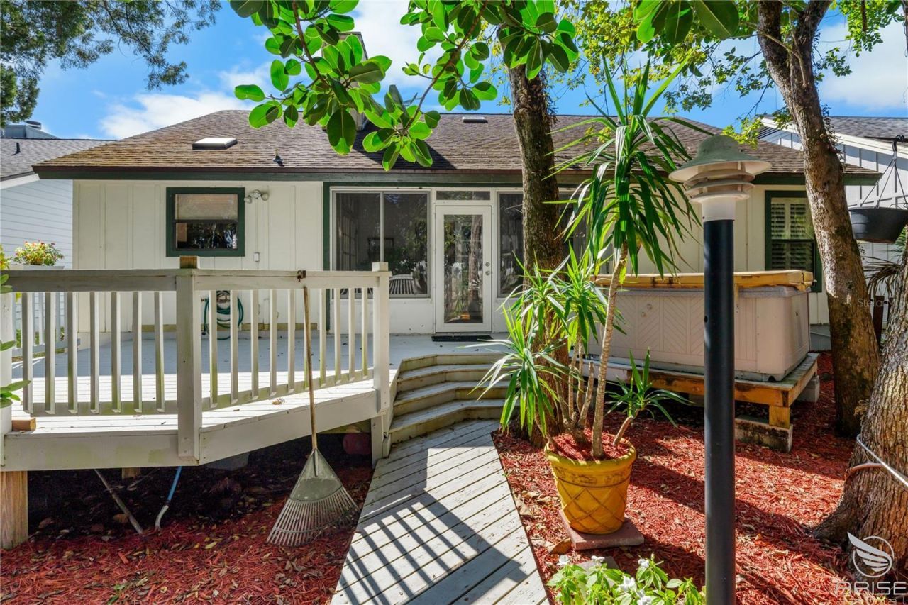 734 Pine Shores Circle, New Smyrna Beach, FL 32168 Photo