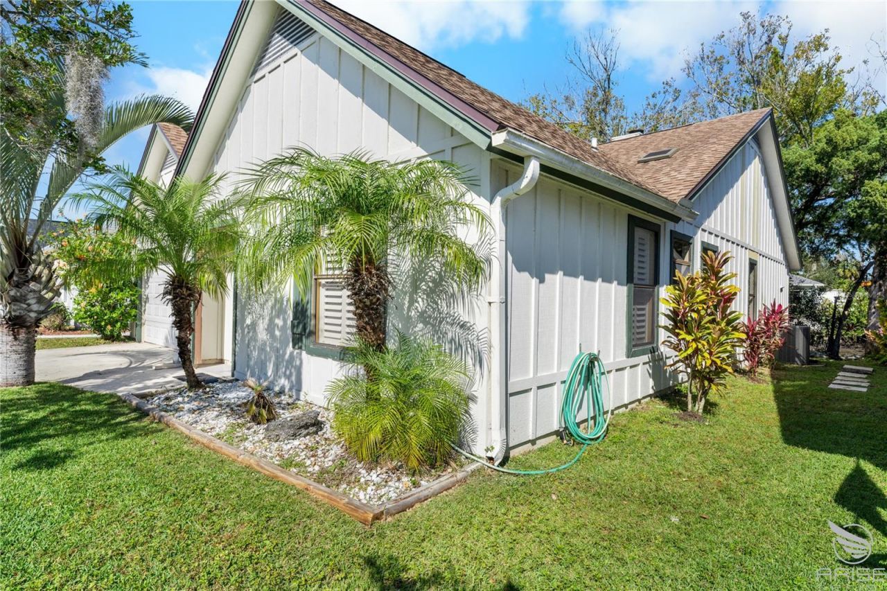 734 Pine Shores Circle, New Smyrna Beach, FL 32168 Photo