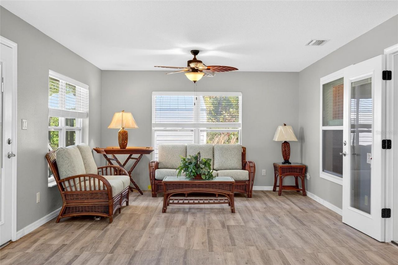 201 N West Street, Interlachen, FL 32148 Photo