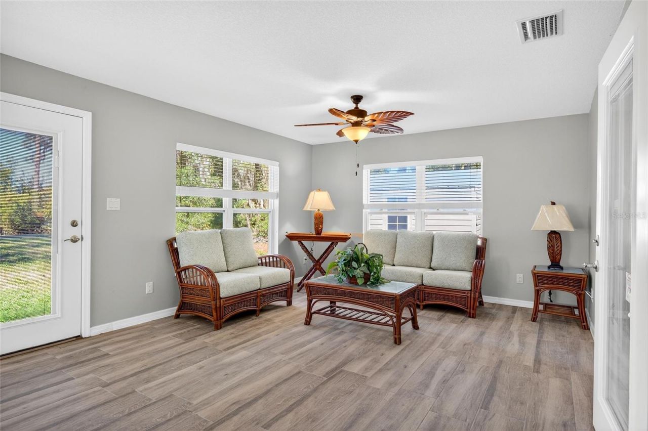 201 N West Street, Interlachen, FL 32148 Photo