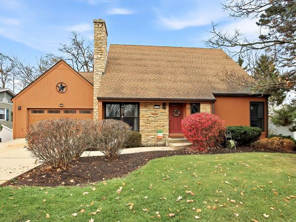 1713 Miller Ct, Lake Geneva, WI 53147