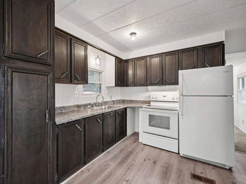 99 Hampton Lane, Reynoldsburg, OH 43068 Photo 11