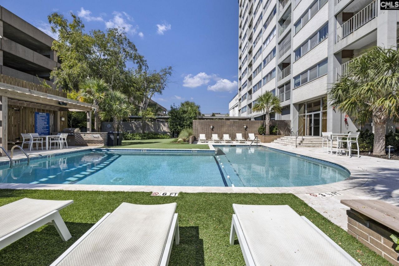 1520 Senate St Photo 4