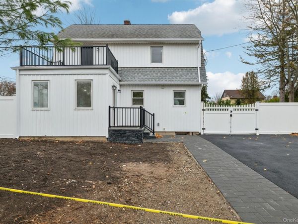 41 leyden Street, Huntington Station, NY 11746