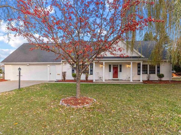 1155 8th St, Jesup, IA 50648