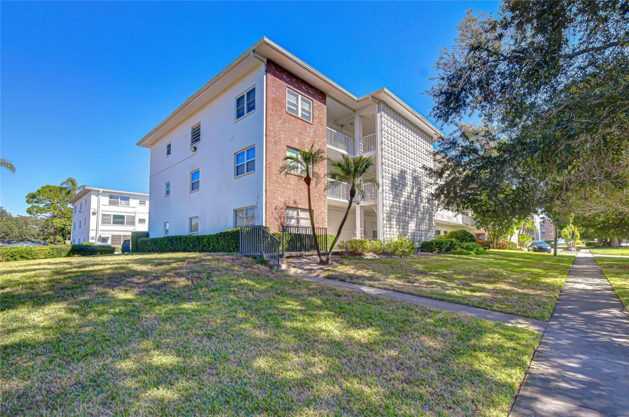 5155 9th Avenue N, Unit 205, Saint Petersburg, FL 33710 Photo