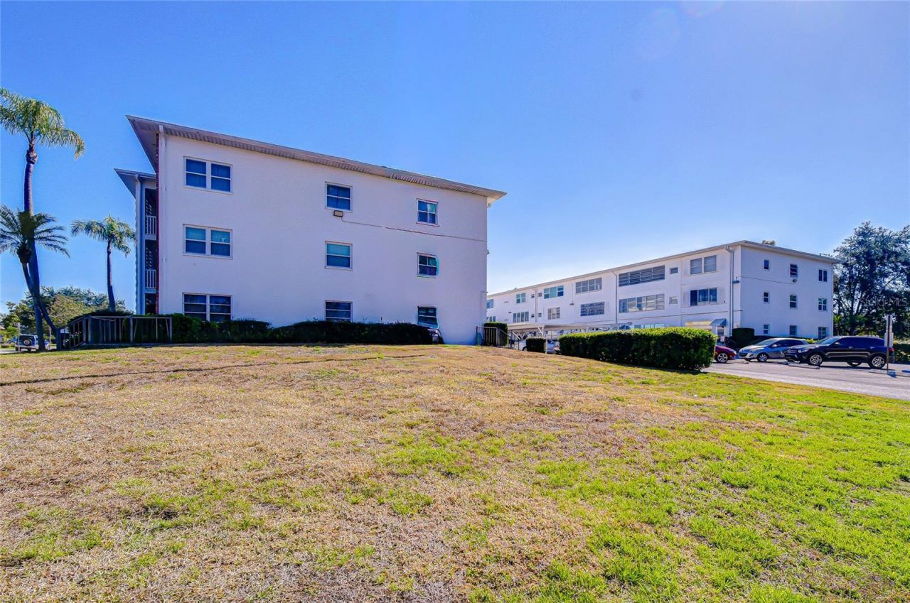 5155 9th Avenue N, Unit 205, Saint Petersburg, FL 33710 Photo