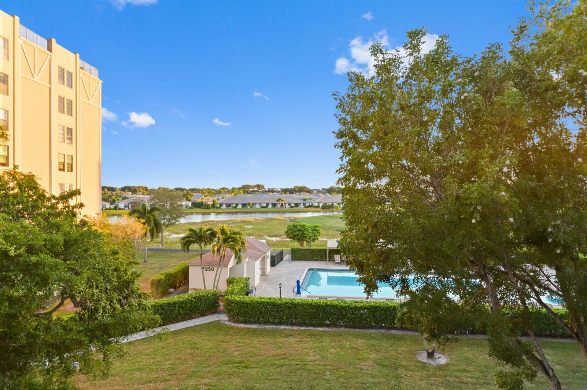 7286 Huntington Lane, Unit 402, Delray Beach, FL 33446 Photo
