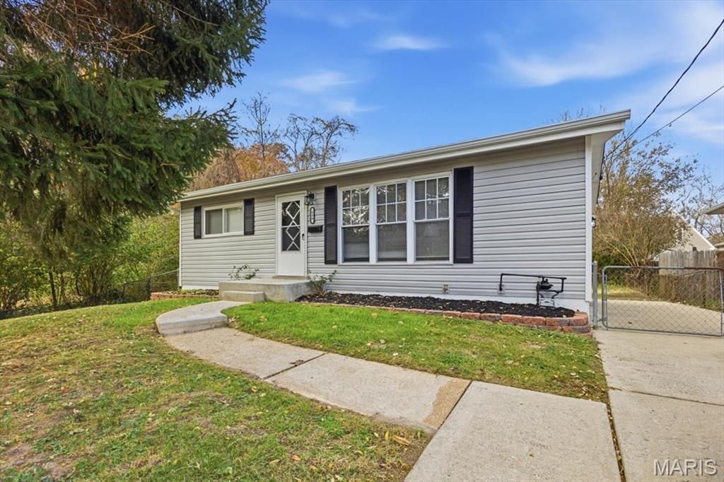 689 Conover Lane, Saint Louis, MO 63126 Main Photo