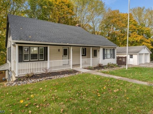 324 Tunnel Rd, Bethlehem, NJ 08802