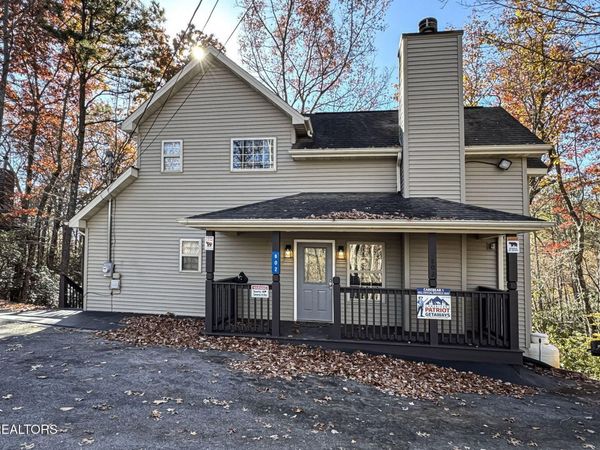 802 Crystal Branch Way, Gatlinburg, TN 37738