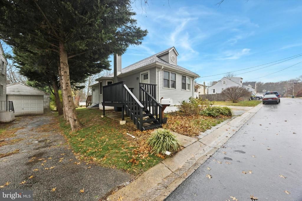 6 Laurel Avenue, Wilmington, DE 19809 Main Photo