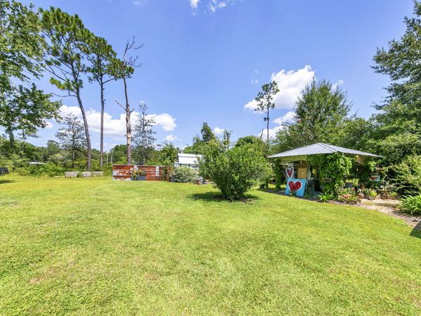 90 Jones Drive, Freeport, FL 32439