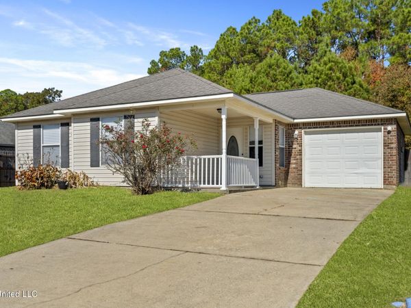 5530 Landing Ct, D'Iberville, MS 39540