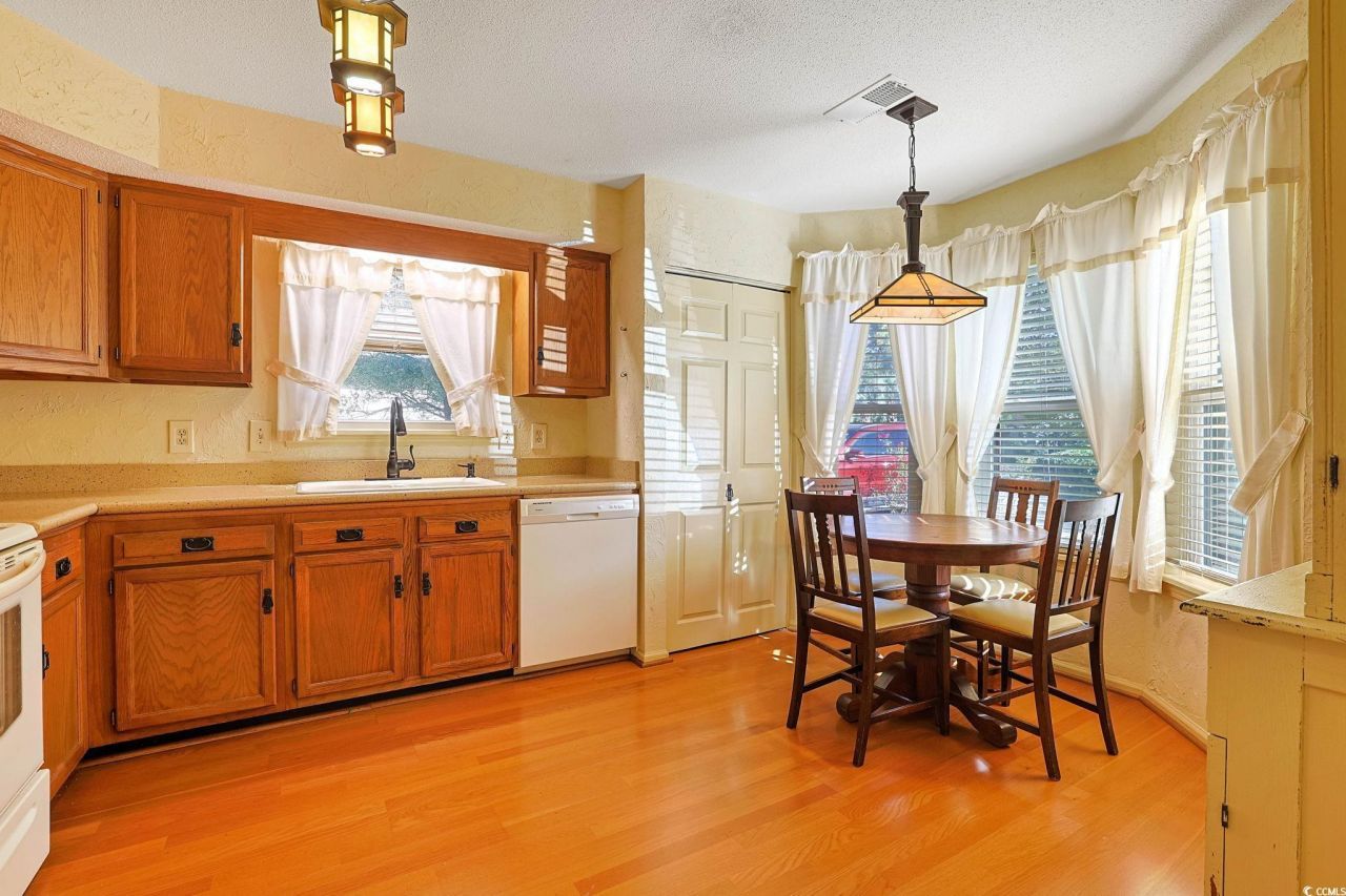 123 Hickory Dr. Photo 8