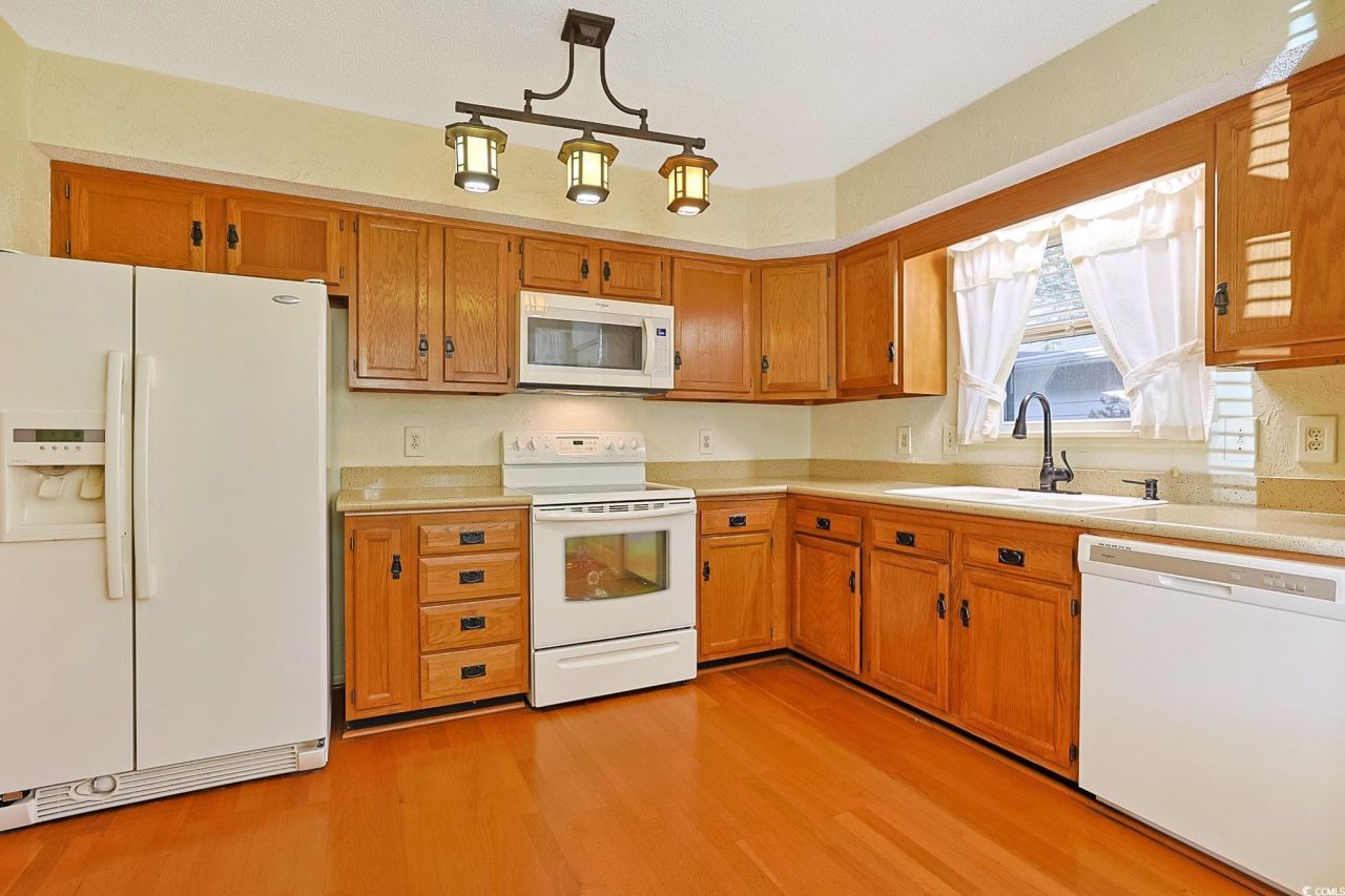 123 Hickory Dr. Photo 9