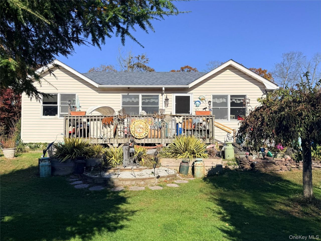 1 Elm Road E, Mastic Beach, NY 11951 Main Photo