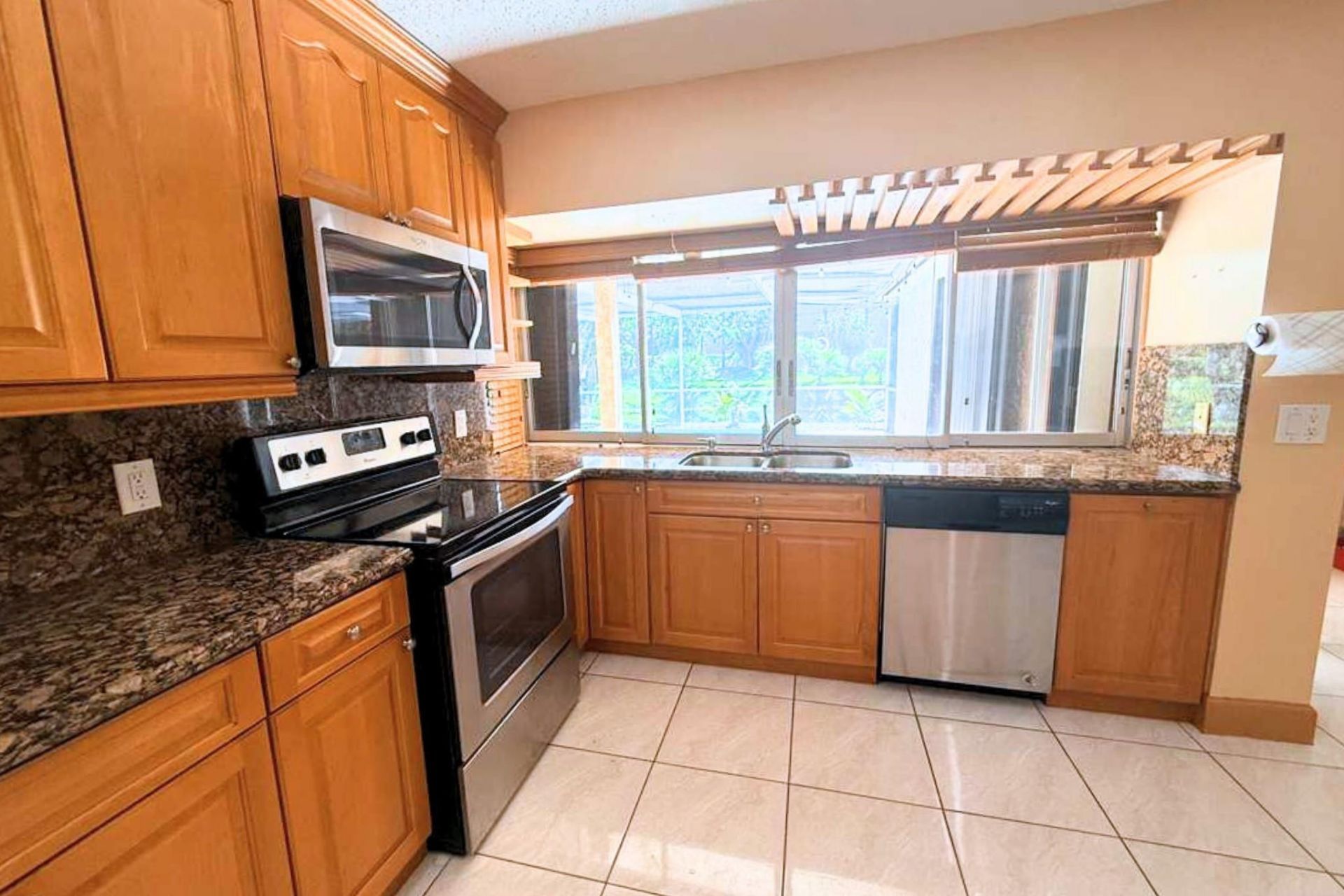 8800 NW 3 Street, Pembroke Pines, FL 33024 Photo