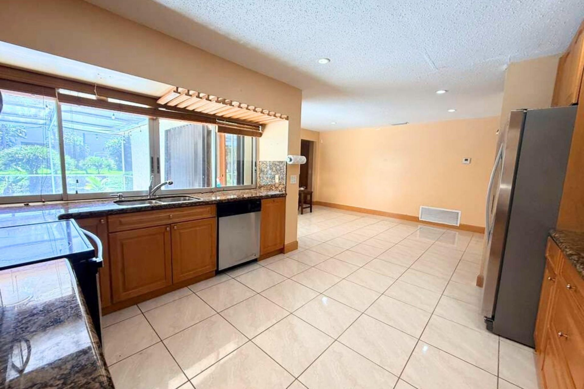 8800 NW 3 Street, Pembroke Pines, FL 33024 Photo