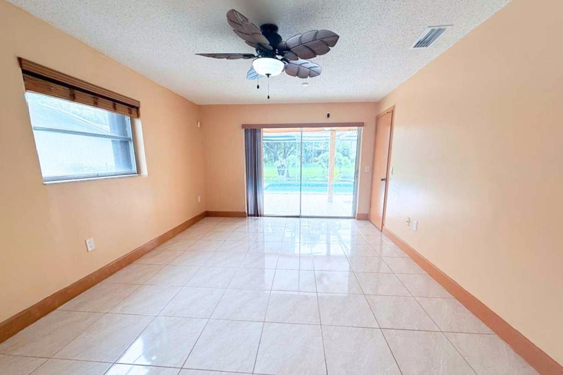 8800 NW 3 Street, Pembroke Pines, FL 33024 Photo
