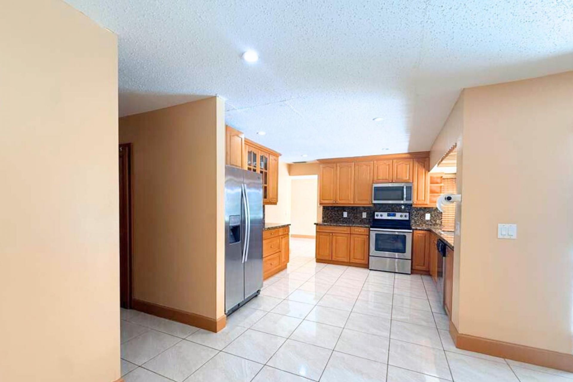 8800 NW 3 Street, Pembroke Pines, FL 33024 Photo