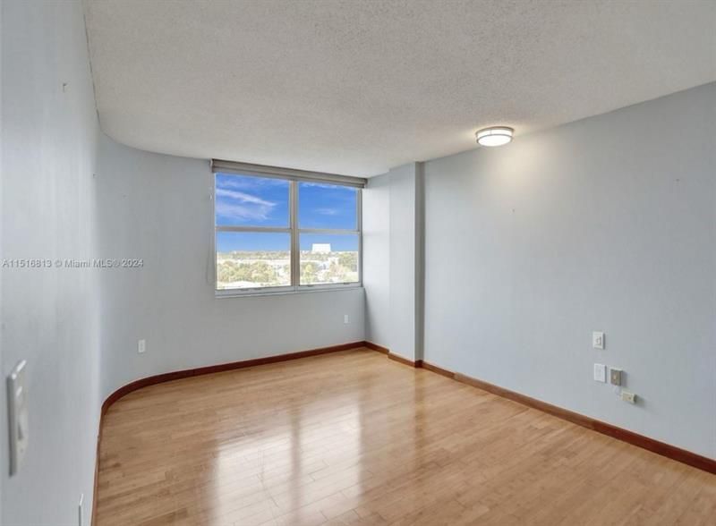 11930 N Bayshore Drive, Unit 601, North Miami, FL 33181 Photo