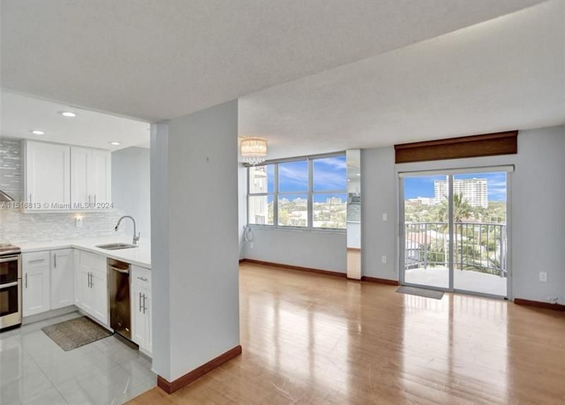 11930 N Bayshore Drive, Unit 601, North Miami, FL 33181 Photo