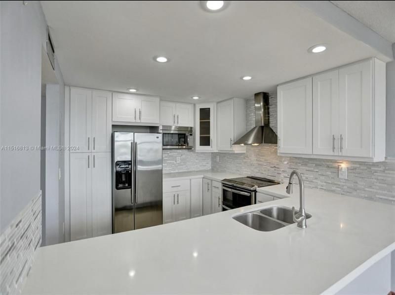 11930 N Bayshore Drive, Unit 601, North Miami, FL 33181 Photo