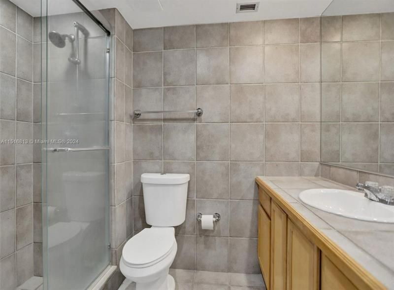 11930 N Bayshore Drive, Unit 601, North Miami, FL 33181 Photo