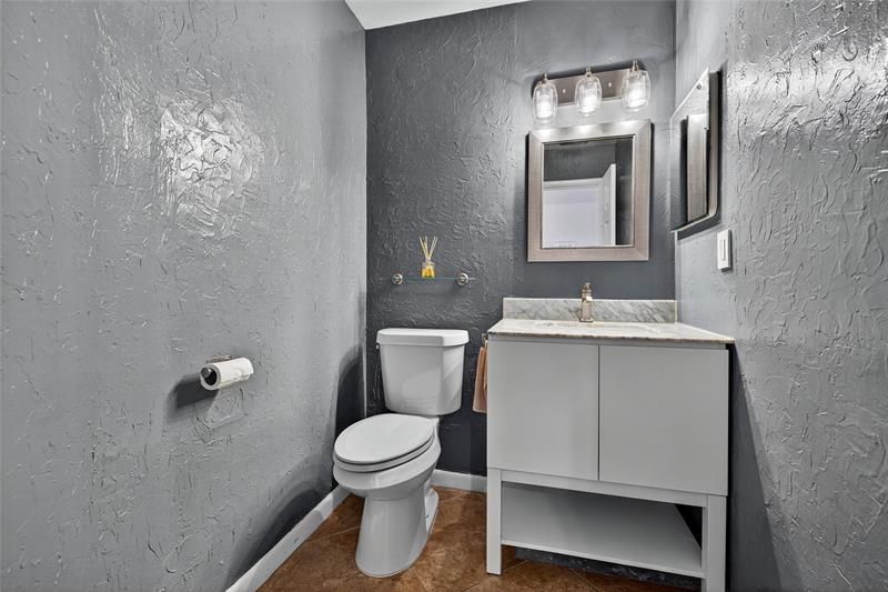 201 NE 16th Place, Unit 104, Fort Lauderdale, FL 33305 Photo