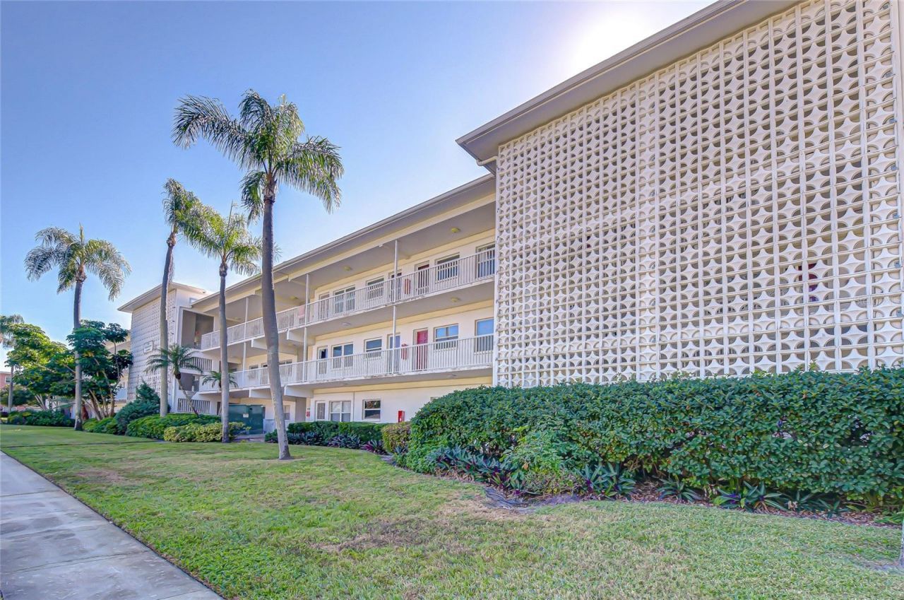 5150 10th Avenue N, Unit 211, Saint Petersburg, FL 33710 Main Photo