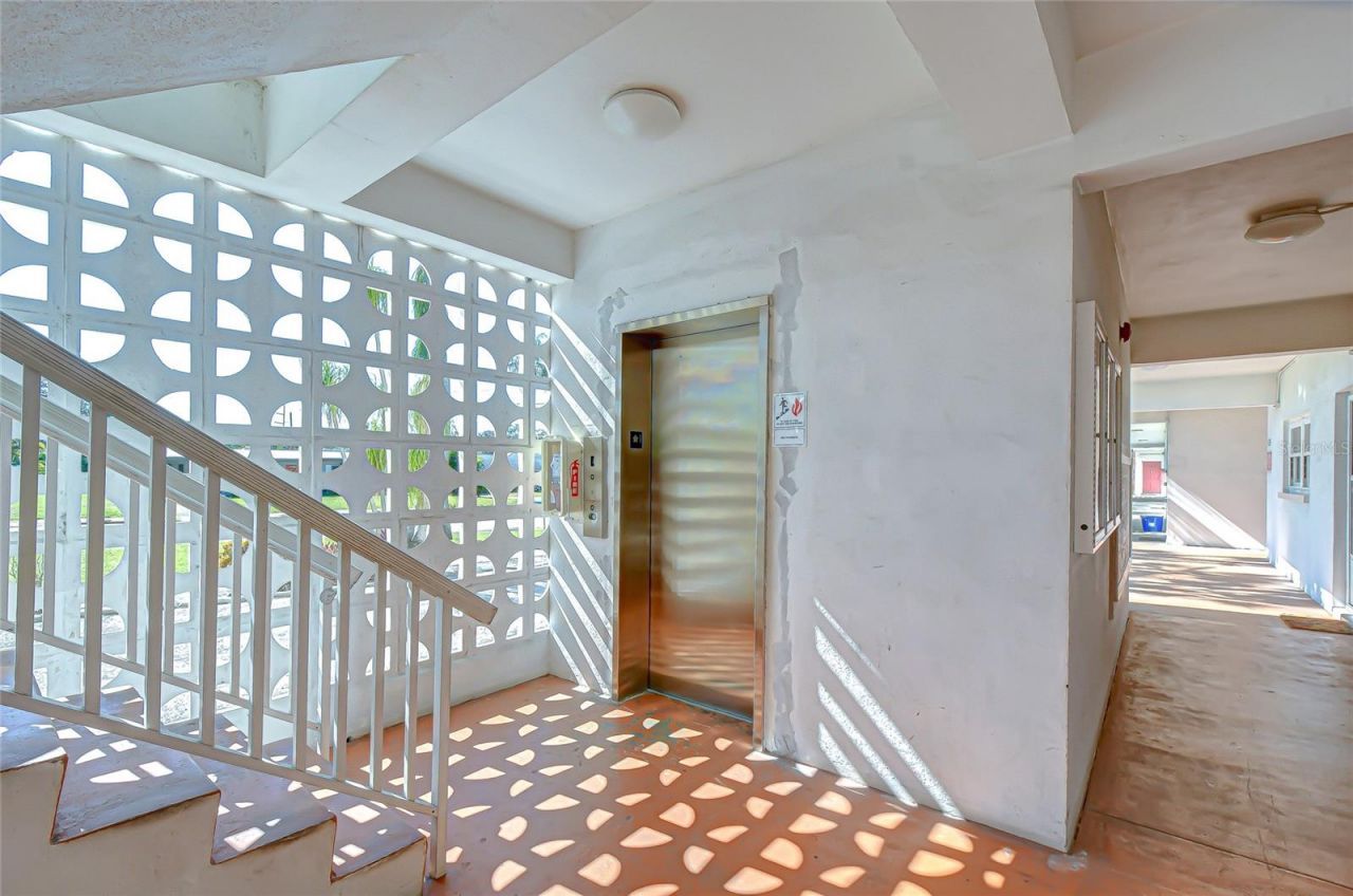 5150 10th Avenue N, Unit 211, Saint Petersburg, FL 33710 Photo