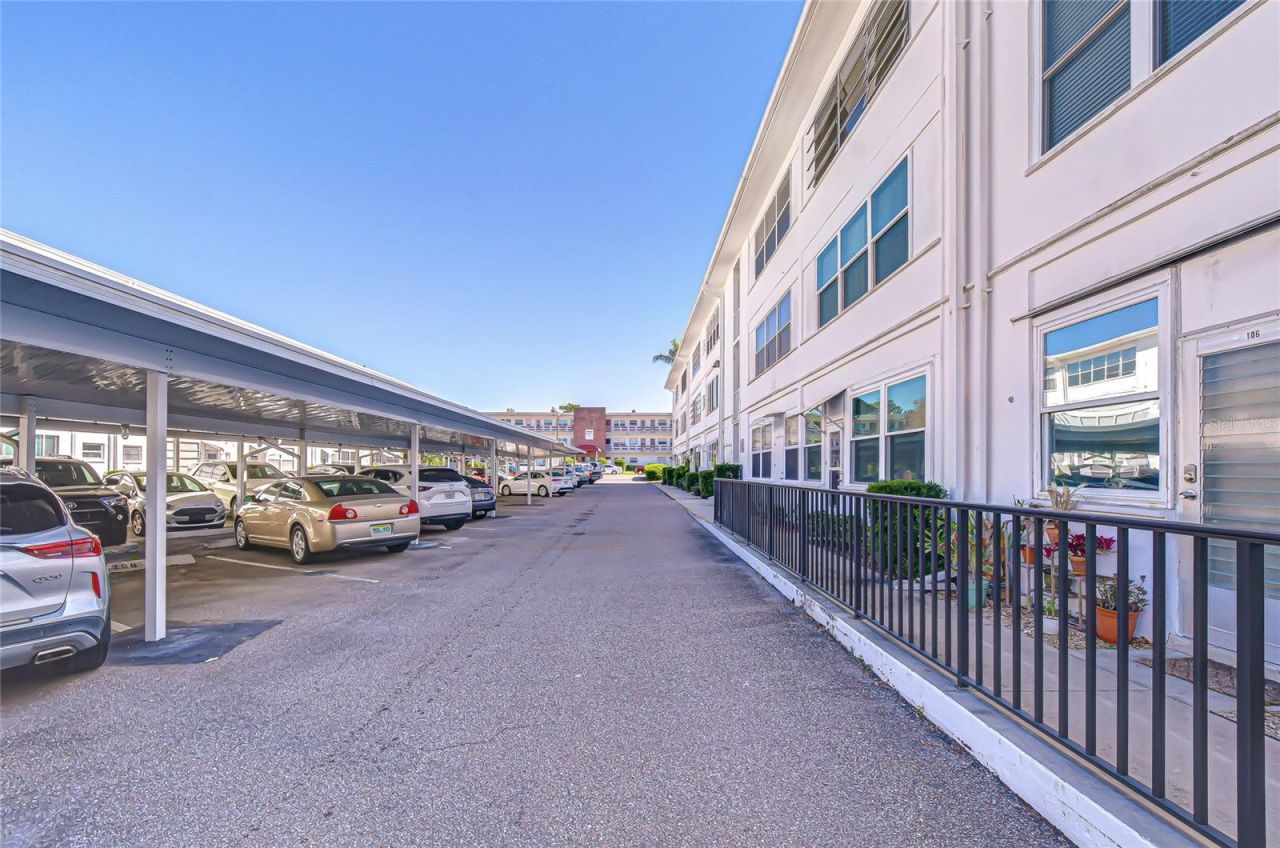 5150 10th Avenue N, Unit 211, Saint Petersburg, FL 33710 Photo