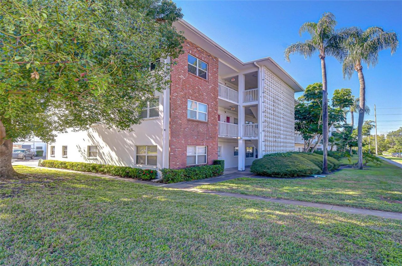 5150 10th Avenue N, Unit 211, Saint Petersburg, FL 33710 Photo